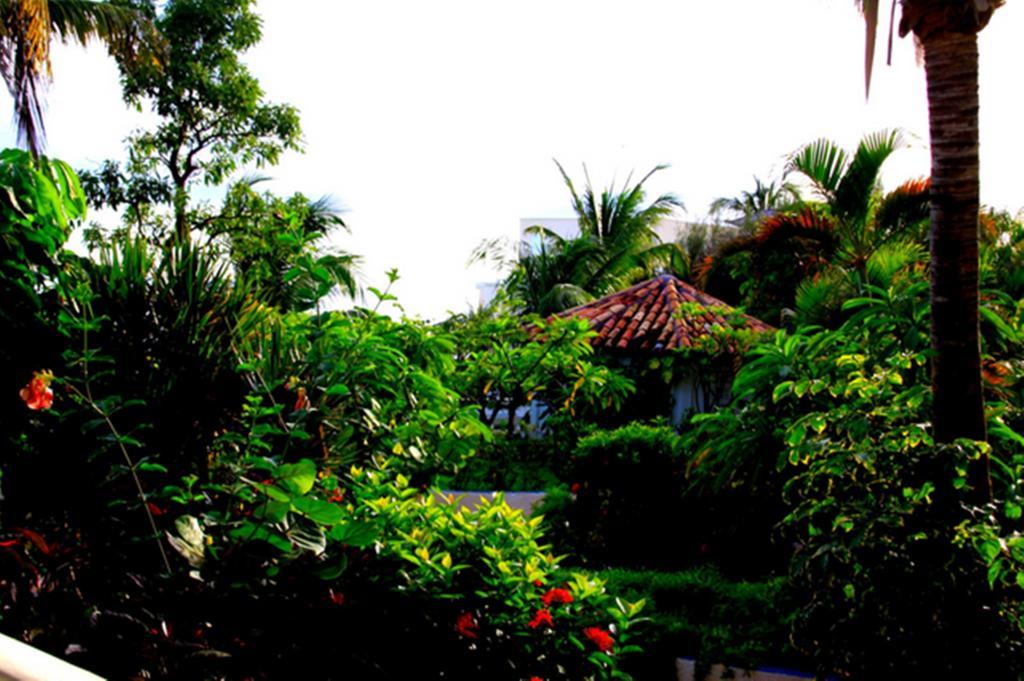 Sapphire Beach Club Resort Cupecoy  Exterior photo